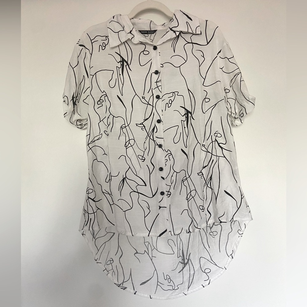 Graphic button up oversized tee with high-low hem - Picture 2 of 10